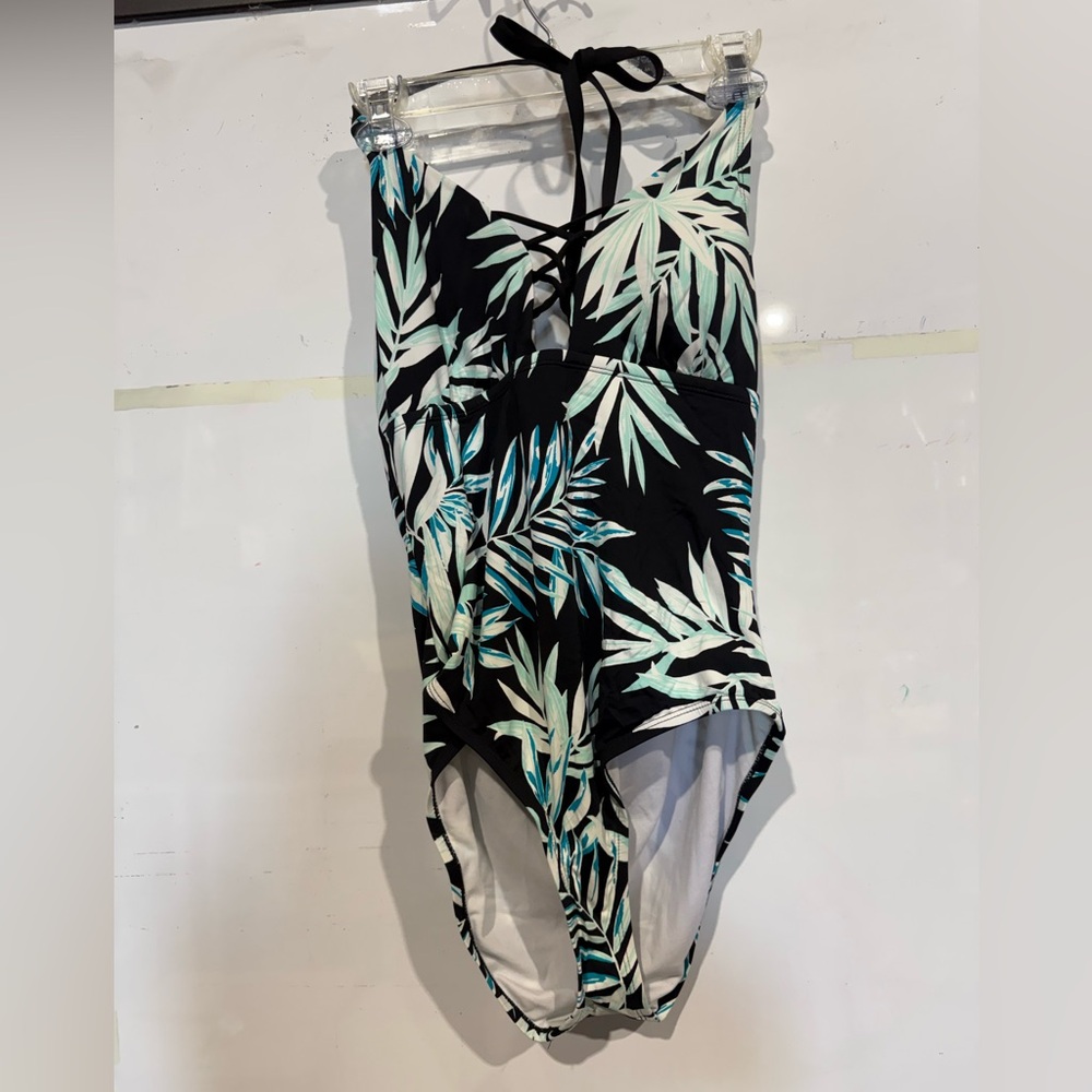 Apt. 9 White and Black Patterned Swimsuit
